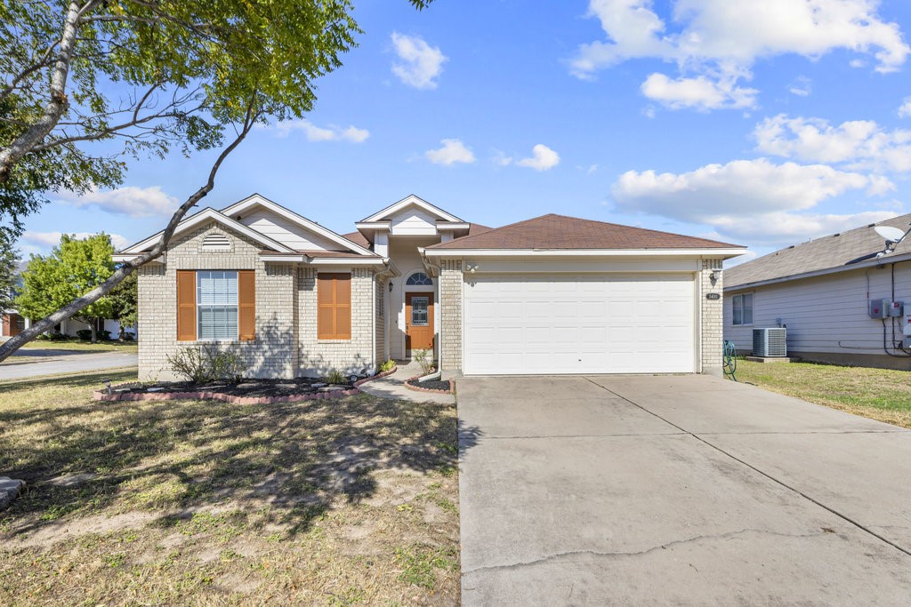 3400 Covered Wagon Trail, Round Rock, TX 78665 Listed by Jenny Cureton