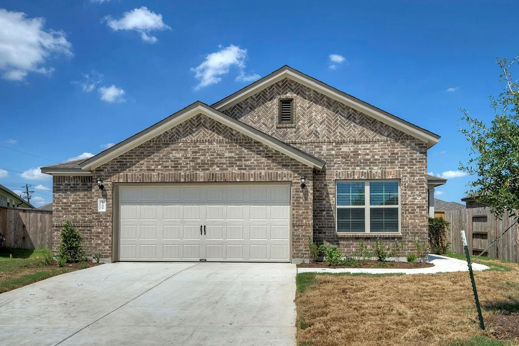 13608-Bullhorn-Acacia-Pass-Manor-TX-78653