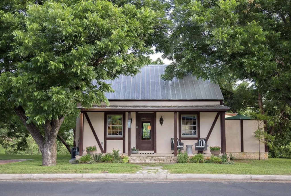 Fredericksburg Investment Buy a Short Term Rental with Jenny Cureton, Reatlor