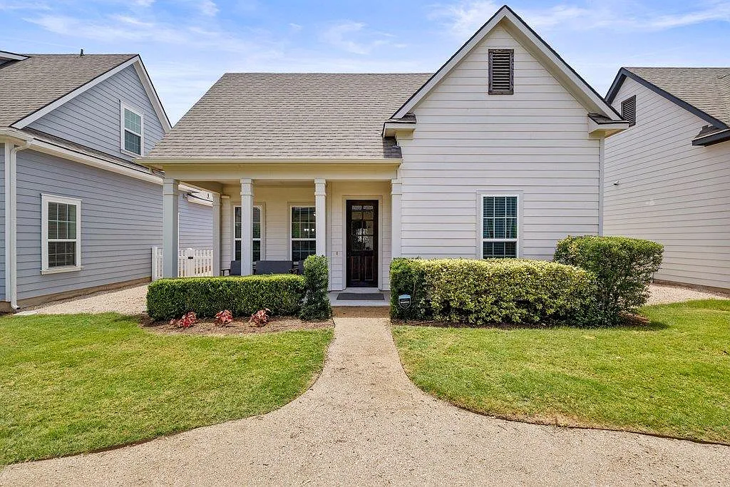 1174 Grant Wood Ave Driftwood TX 78619 Listed by Jenny Cureton