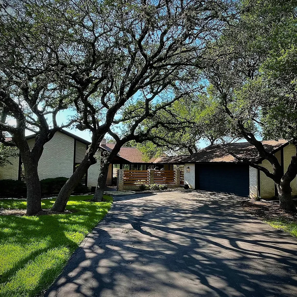 105 Palos Verdes Dr Lakeway TX 78734