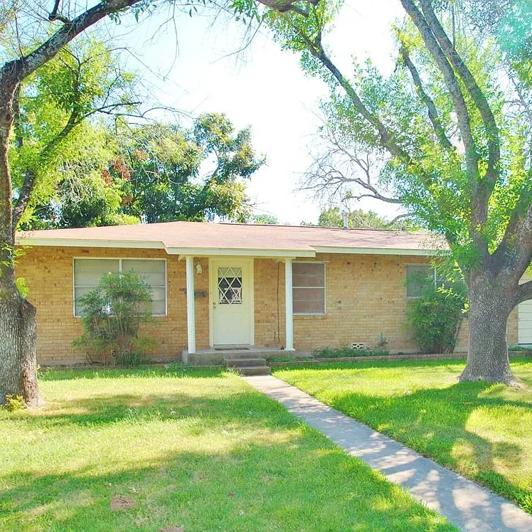 326 W Mulberry St Fredericksburg TX