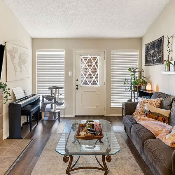 806-W-24th-St-Apt-328-Austin-TX-78705-listed-by-Jenny-Cureton
